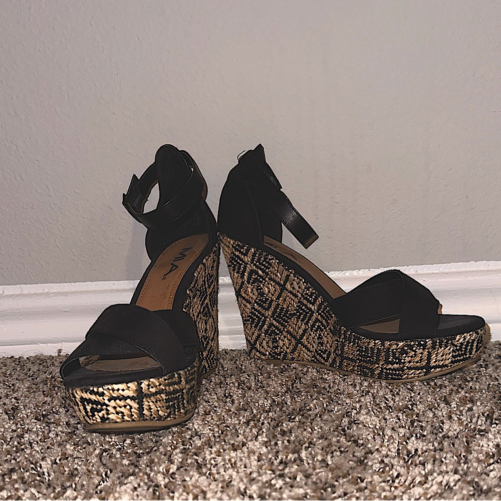 MIA Wedge Black/Tan Wedges
